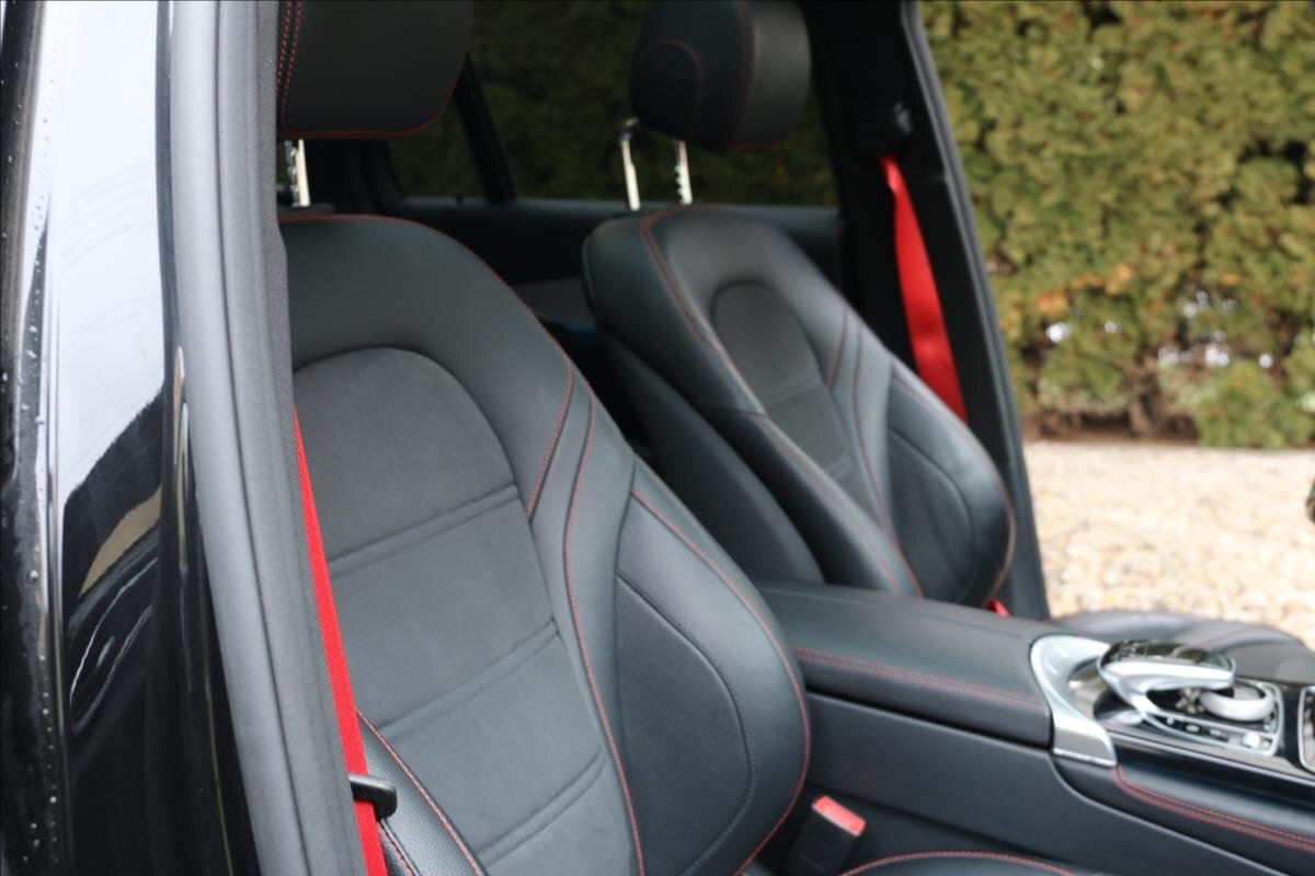 Mercedes-Benz GLC SUV / Terénní 3,0 l 270 kw