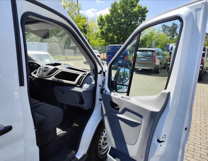 Ford Transit 28