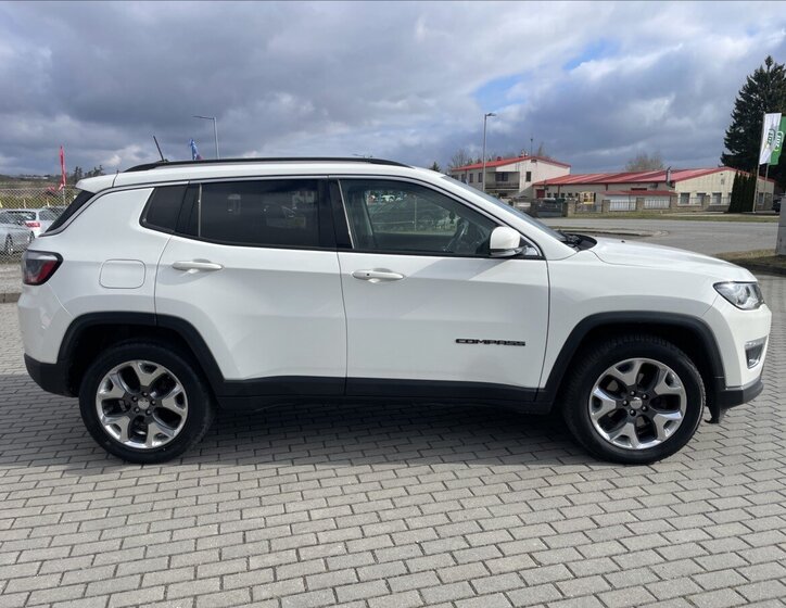 Jeep Compass SUV / Terénní 2,0 l 103 kw