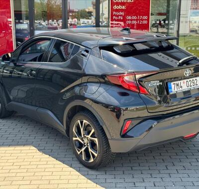 Toyota C-HR 2