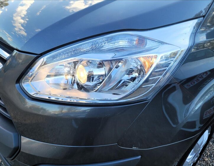 Ford Tourneo Custom MPV 2,0 l 125 kw