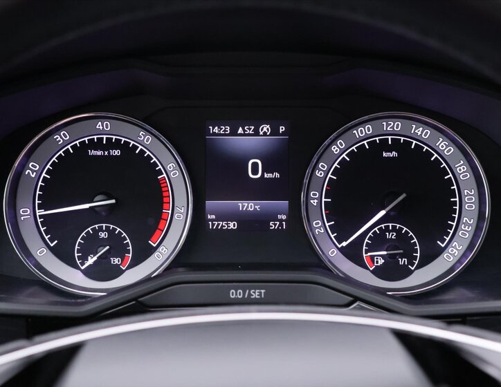 Škoda Superb Liftback 1,5 l 110 kw