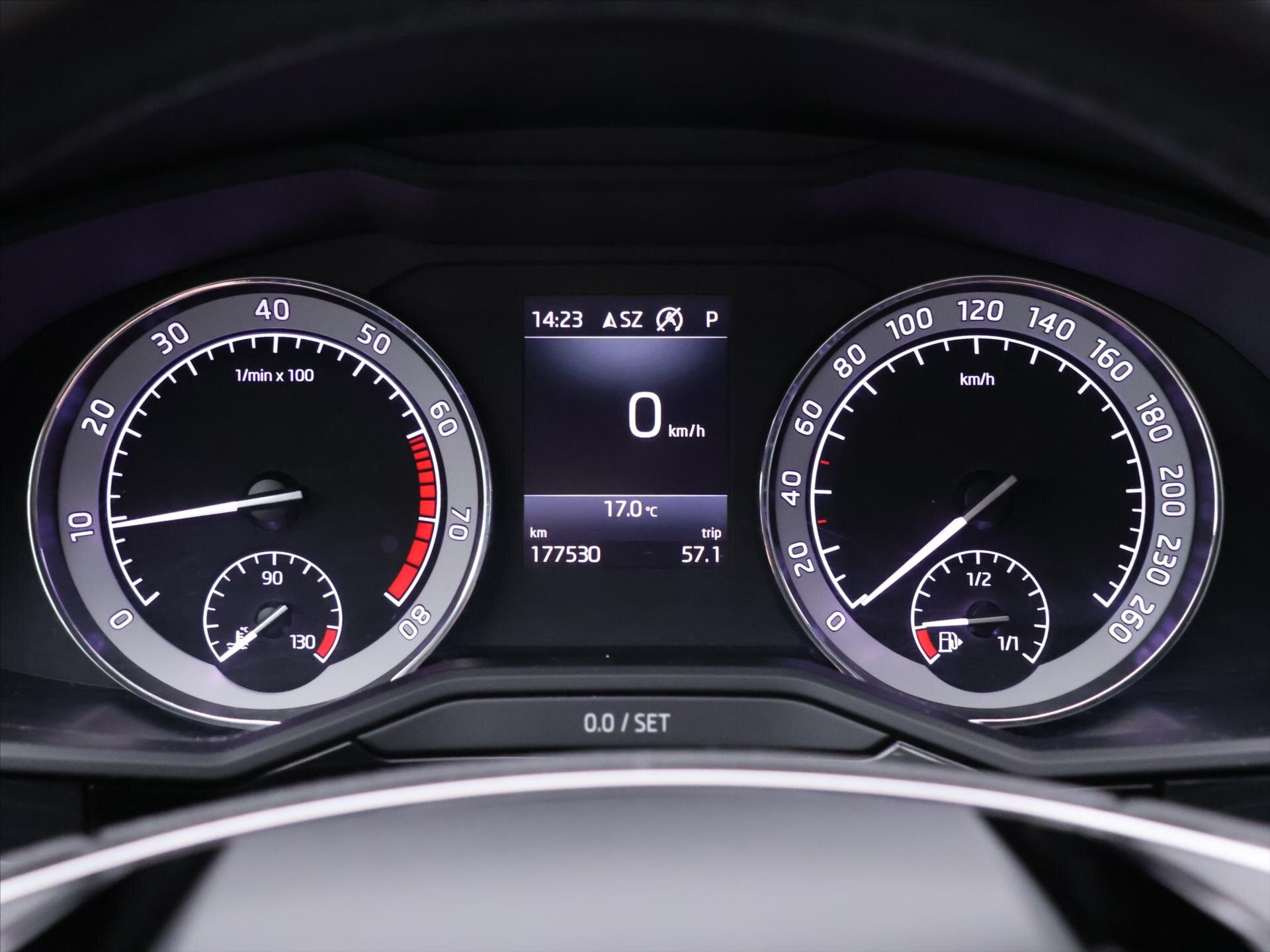 Škoda Superb Liftback 1,5 l 110 kw