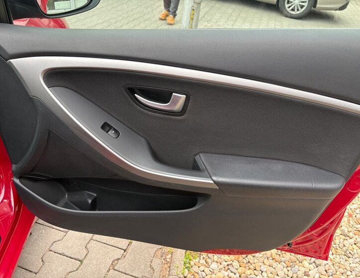 Hyundai i30 Hatchback 1,4 l 73 kw