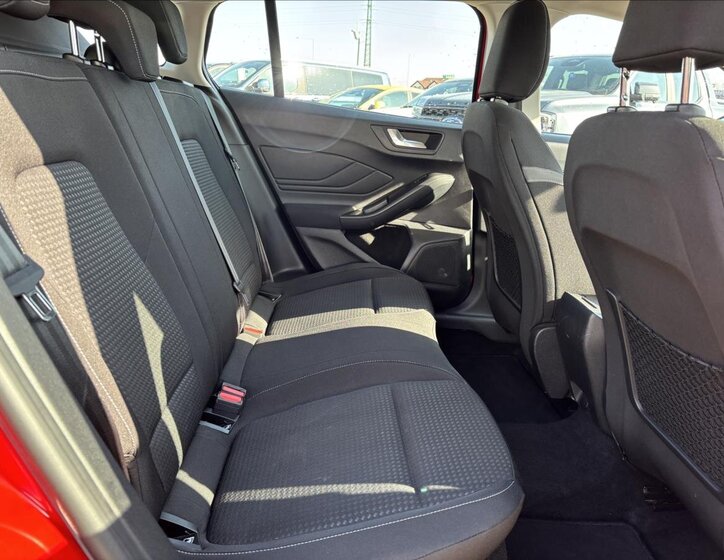 Ford Focus Kombi 999,0 92 kw