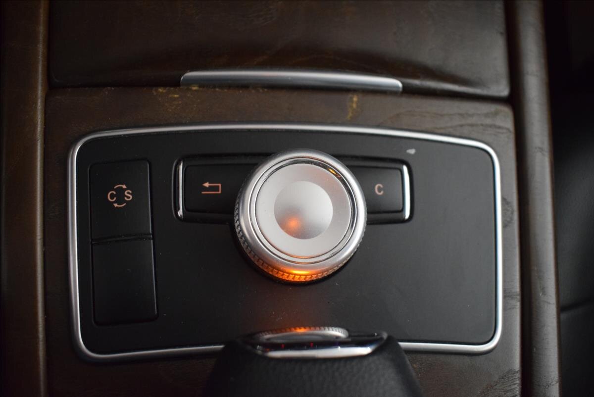 Mercedes-Benz Třídy E Sedan / Limuzína 3,0 l 170 kw