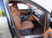 Bentley Bentayga 16
