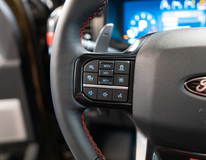 Ford F-150 Pick-up 5,2 l 536 kw