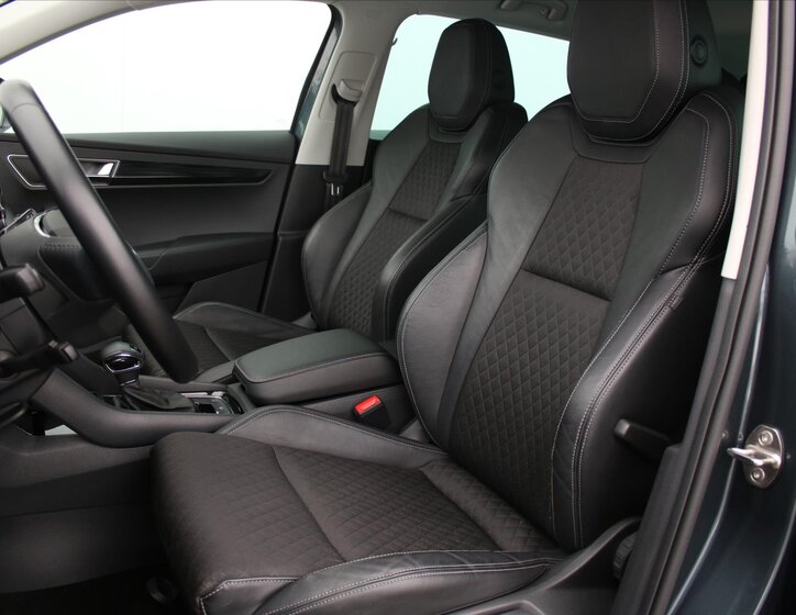 Škoda Karoq SUV 1,5 l 110 kw