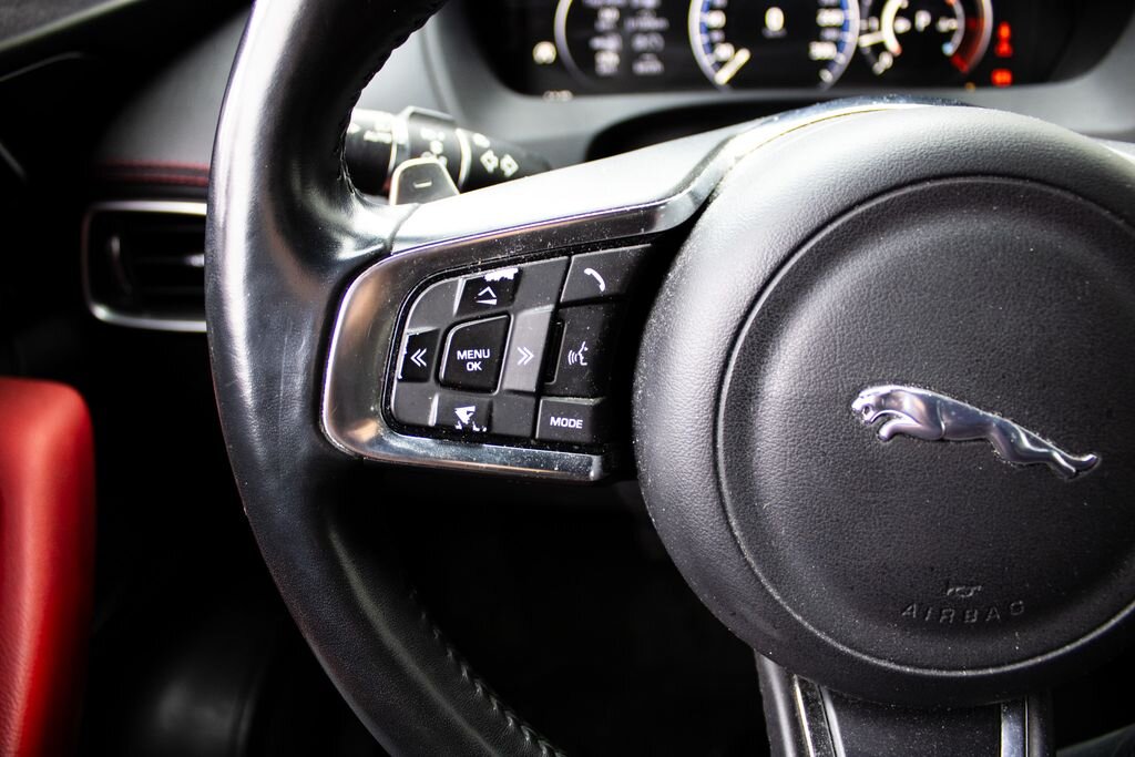 Jaguar F-Pace SUV 3,0 l 221 kw