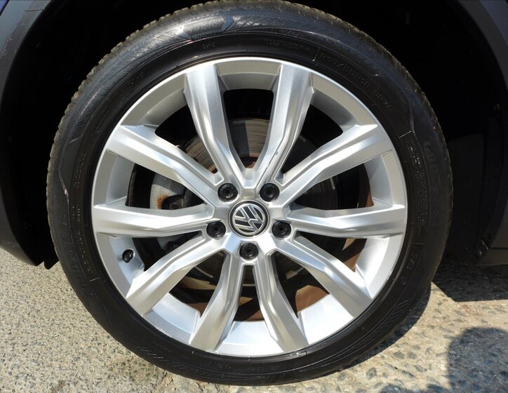 Volkswagen T-Roc SUV / Terénní 2,0 l 110 kw