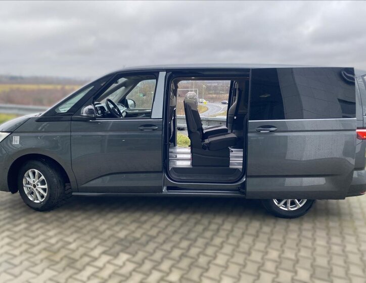 Volkswagen Multivan 5