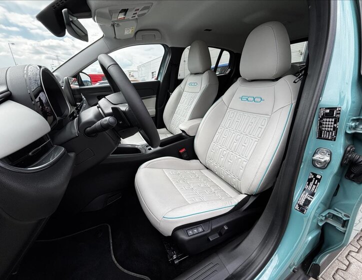 Fiat 600 SUV / Terénní 1,2 l 100 kw