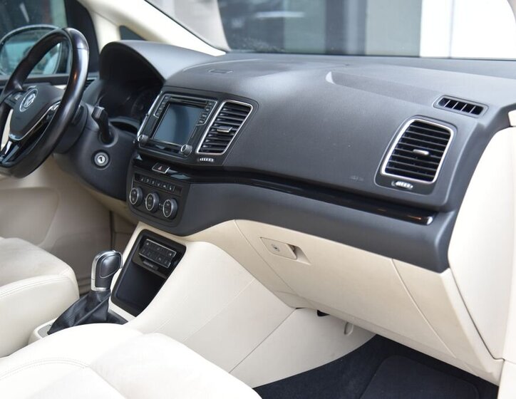 Volkswagen Sharan 19