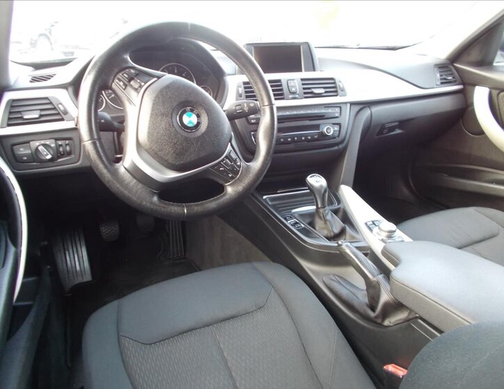 BMW Řada 3 16