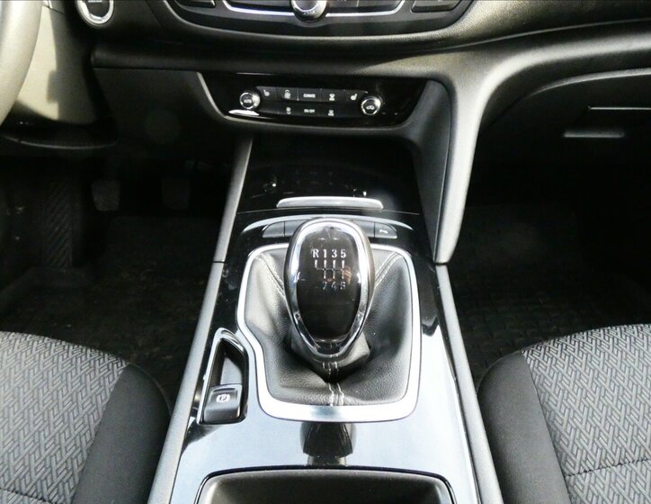 Opel Insignia Kombi 1,6 l 81 kw