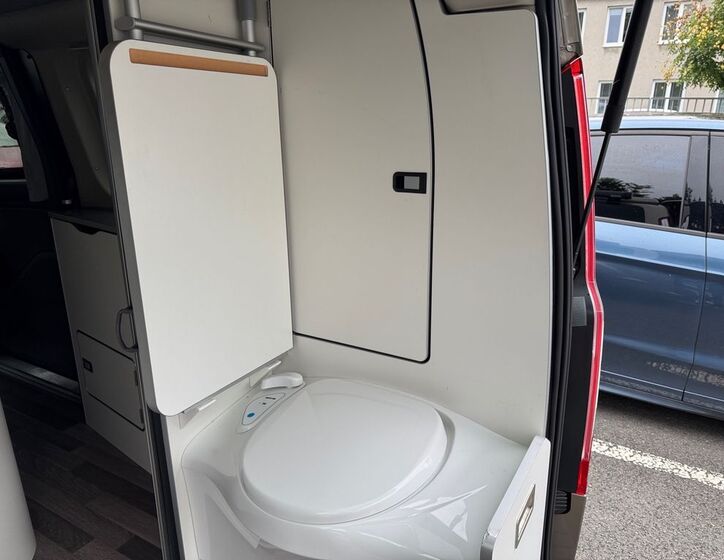 Ford Tourneo Custom 13