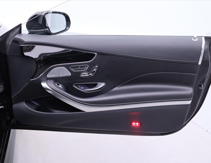 Mercedes-Benz Třídy S Kupé 5,5 l 430 kw