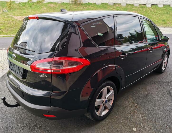 Ford S-MAX 9