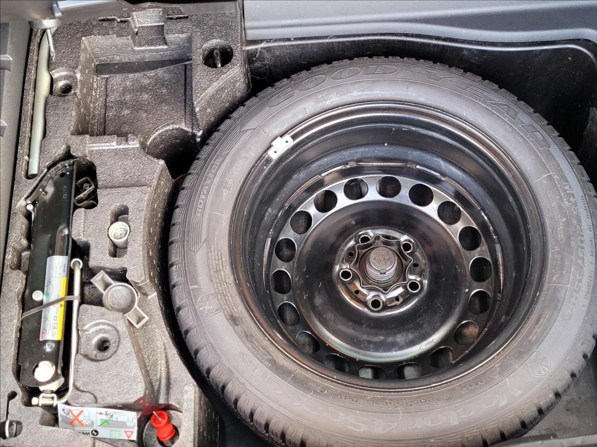 Volkswagen Passat Kombi 1,4 l 90 kw