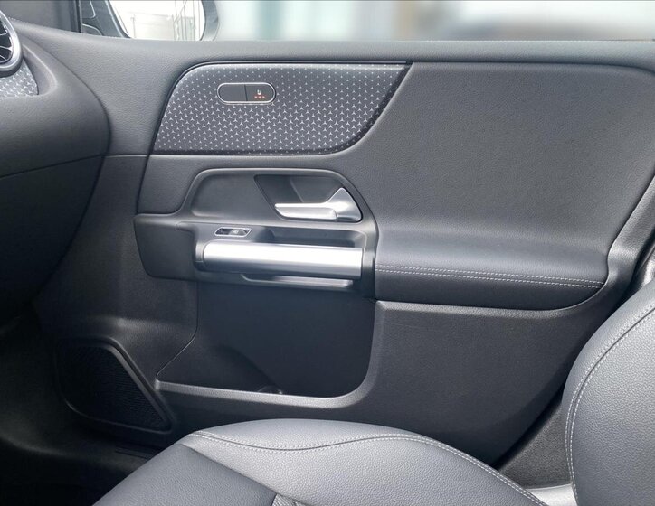 Mercedes-Benz Třídy B Hatchback 1,3 l 120 kw