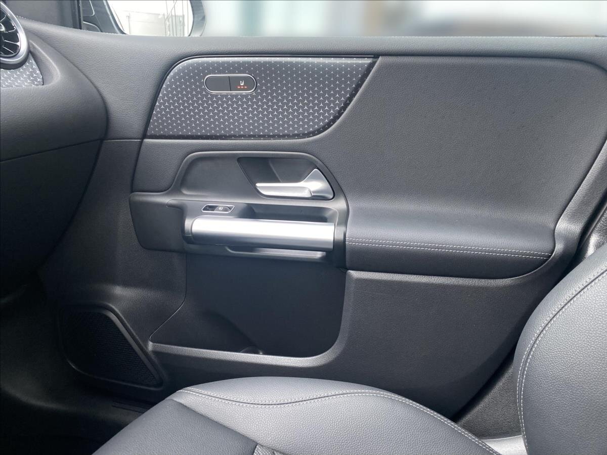 Mercedes-Benz Třídy B Hatchback 1,3 l 120 kw