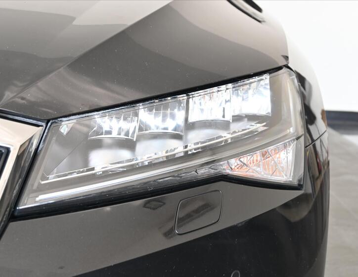 Škoda Superb 32