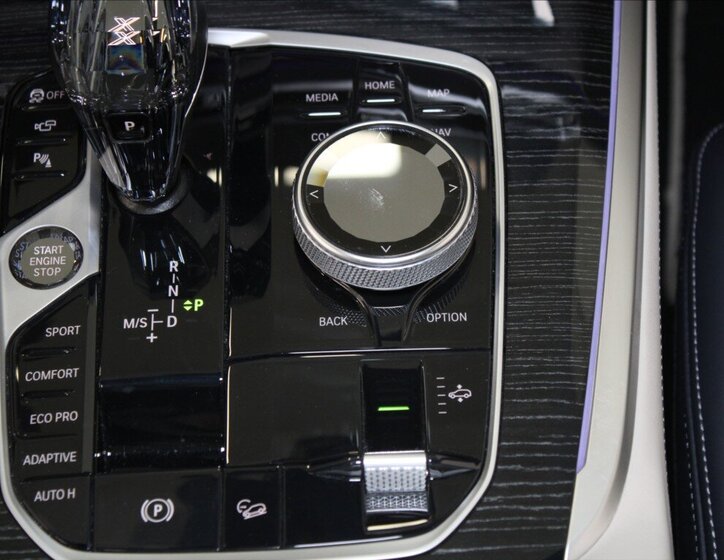 BMW X7 SUV / Terénní 3,0 l 250 kw