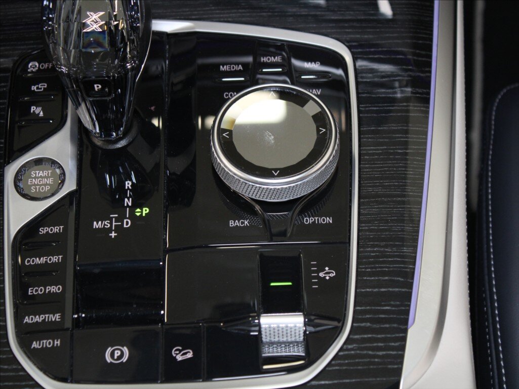 BMW X7 SUV / Terénní 3,0 l 250 kw