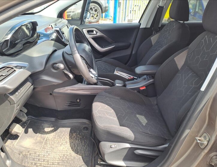 Peugeot 2008 MPV 1,2 l 81 kw