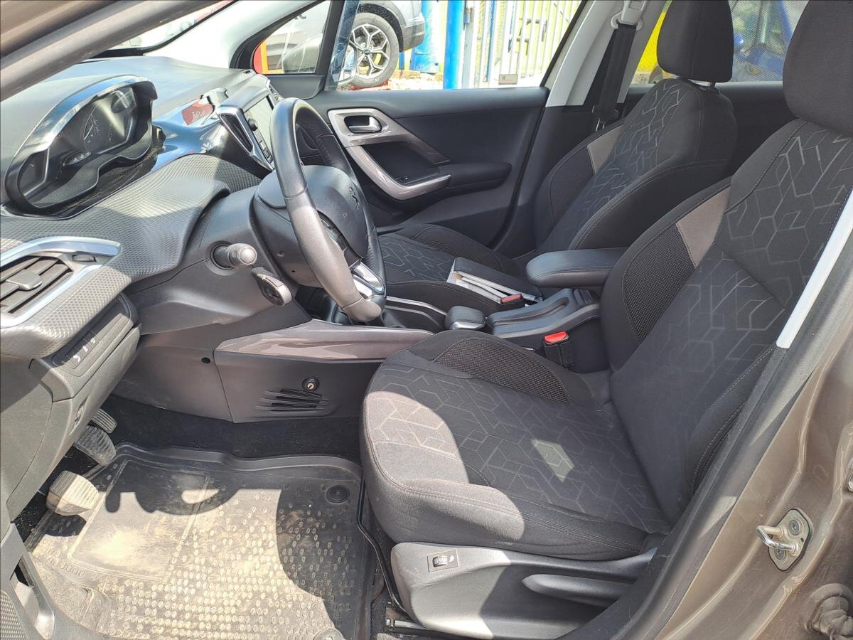 Peugeot 2008 MPV 1,2 l 81 kw