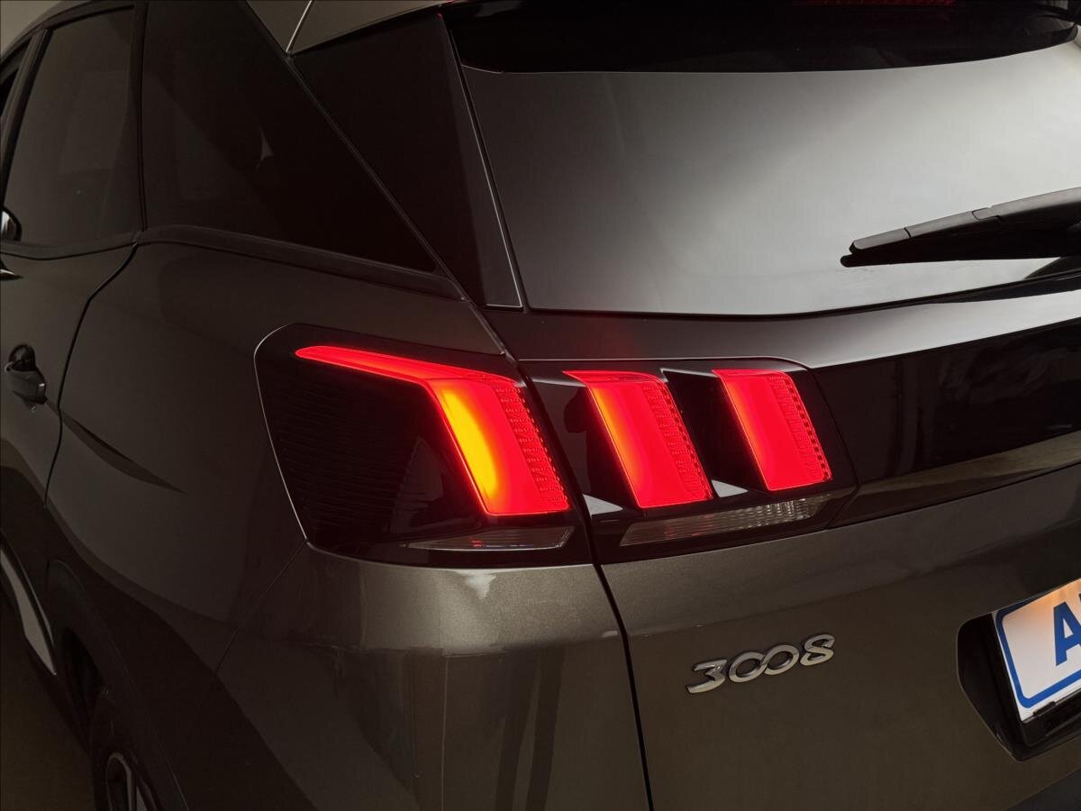 Peugeot 3008 SUV / Terénní 1,2 l 96 kw