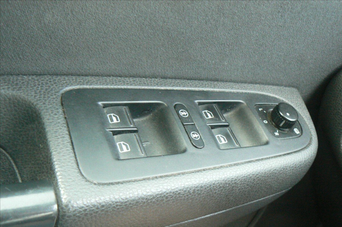 Volkswagen Sharan MPV 2,0 l 103 kw