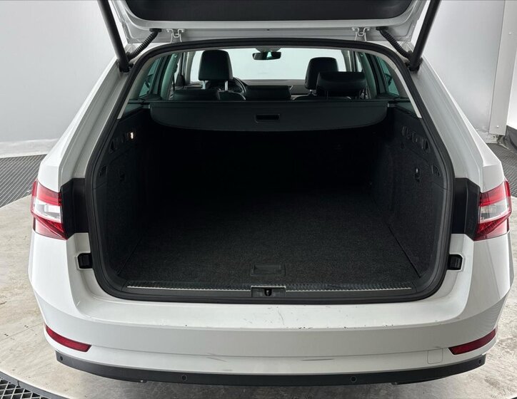 Škoda Superb Kombi 2,0 l 110 kw