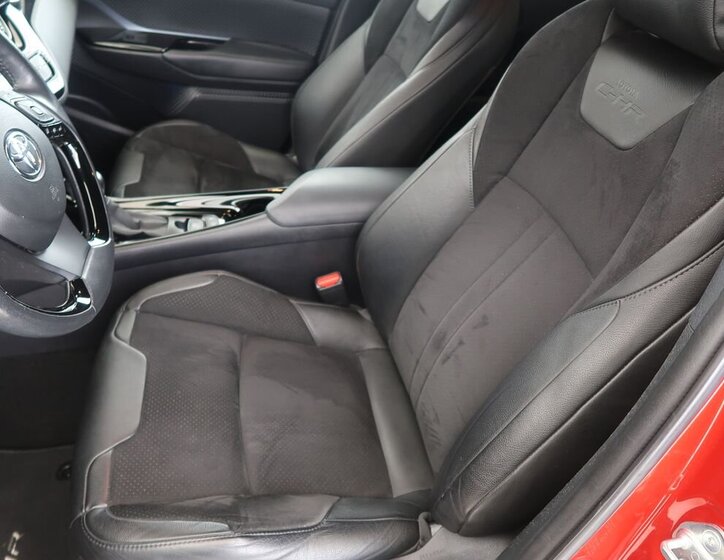 Toyota C-HR Hatchback 2,0 l 112 kw