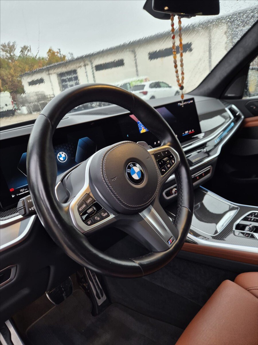 BMW X7 SUV / Terénní 3,0 l 250 kw