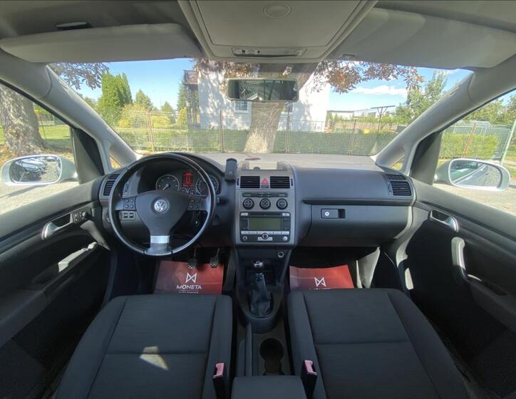 Volkswagen Touran 16