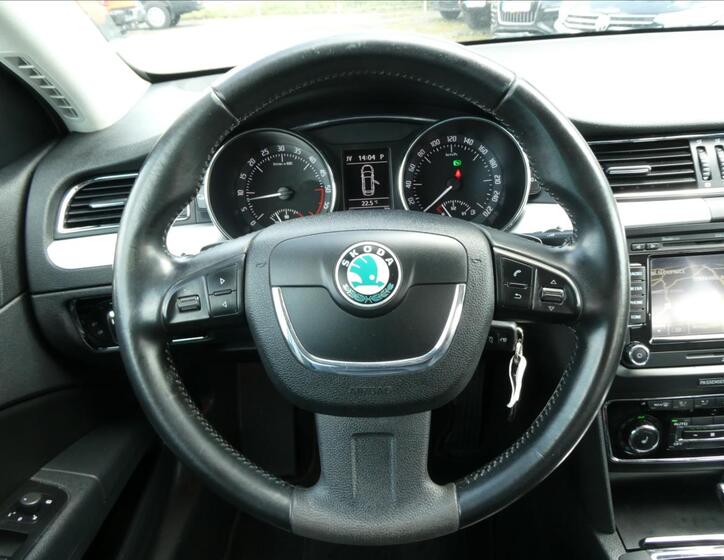 Škoda Superb 32