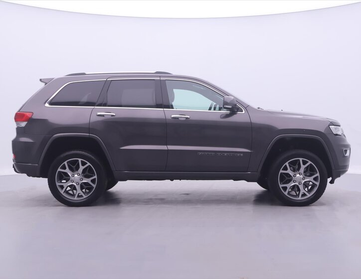 Jeep Grand Cherokee 8