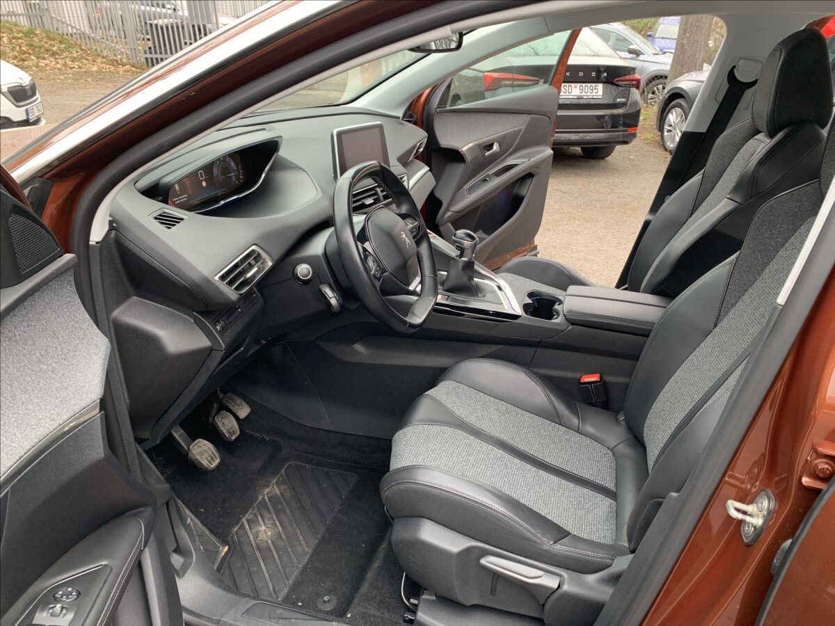 Peugeot 3008 SUV / Terénní 1,2 l 96 kw