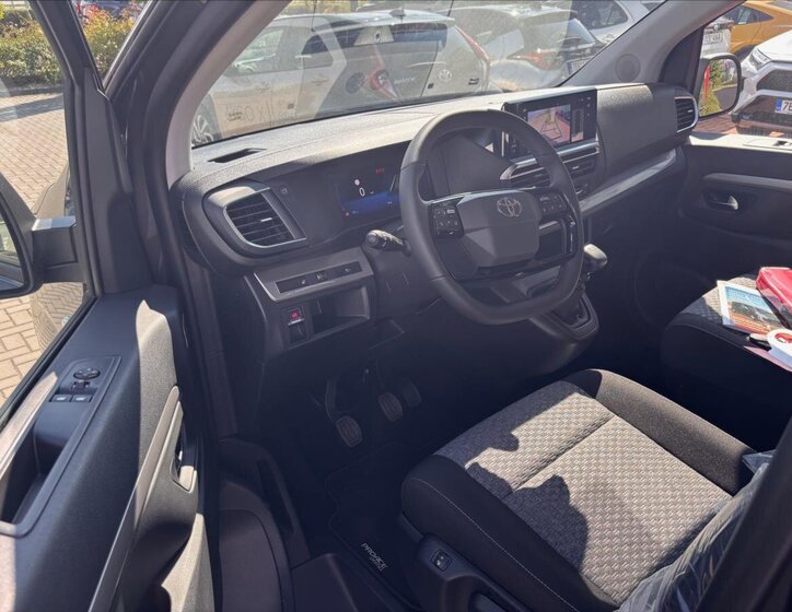 Toyota ProAce Verso 11