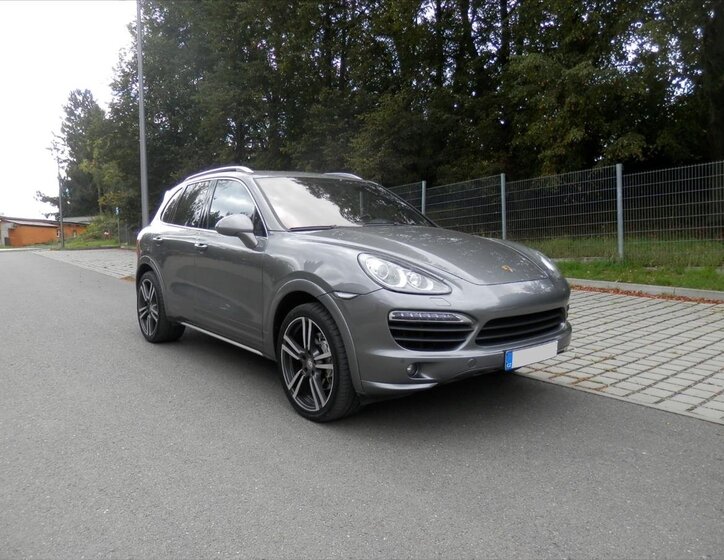 Porsche Cayenne SUV 4,1 l 281 kw