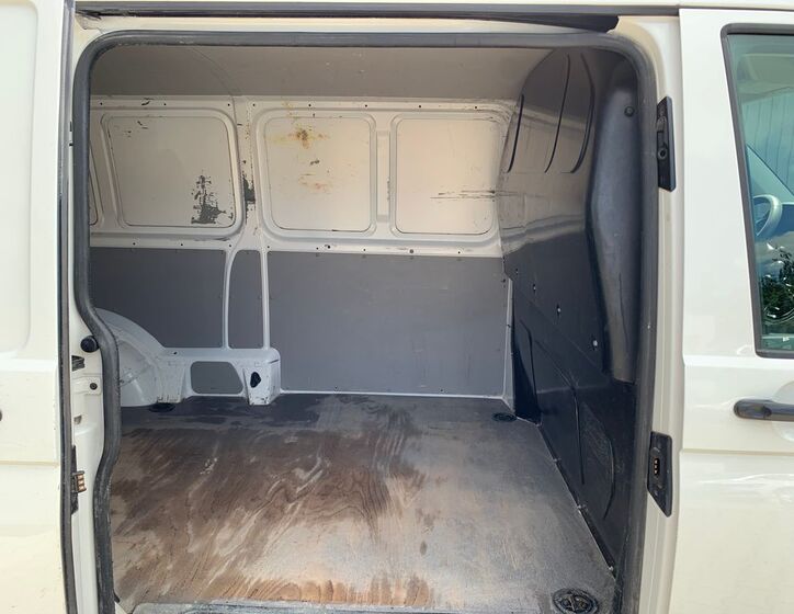 Volkswagen Transporter 18