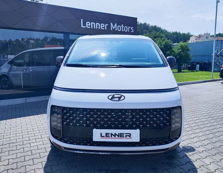 Hyundai Staria 2
