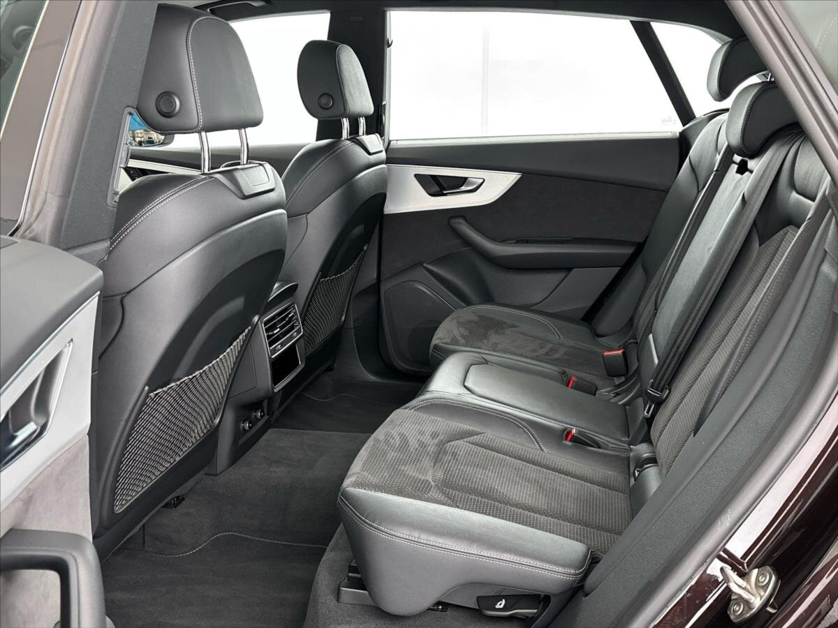 Audi Q8 SUV / Terénní 3,0 l 250 kw