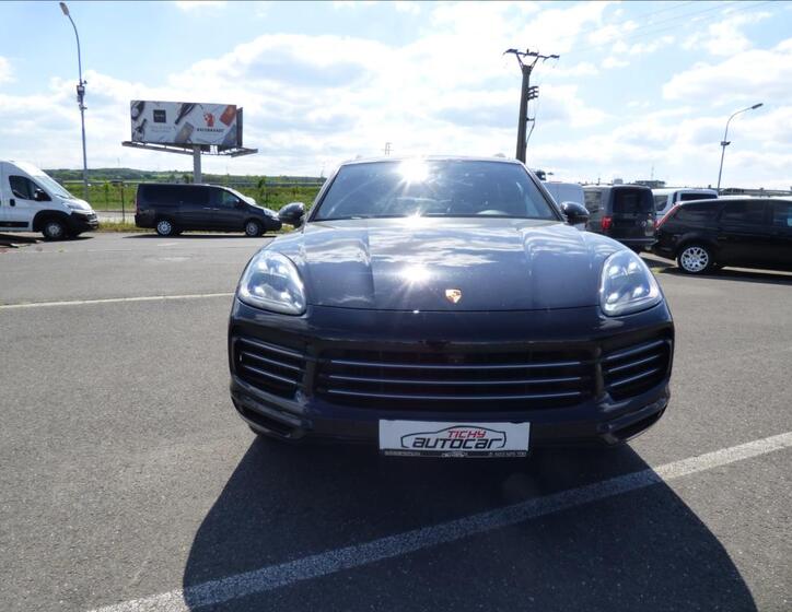 Porsche Cayenne 8