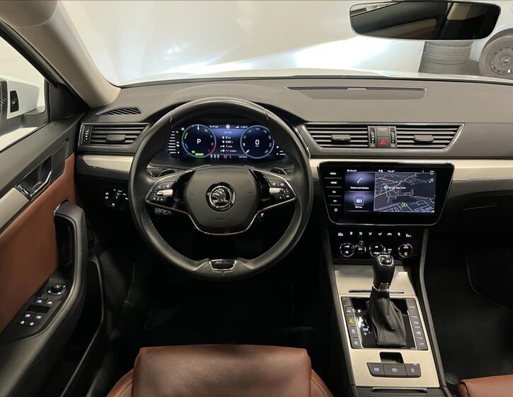 Škoda Superb Liftback 1,4 l 160 kw