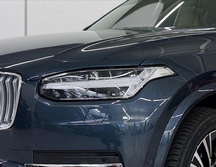 Volvo XC90 SUV / Terénní 2,0 l 335 kw