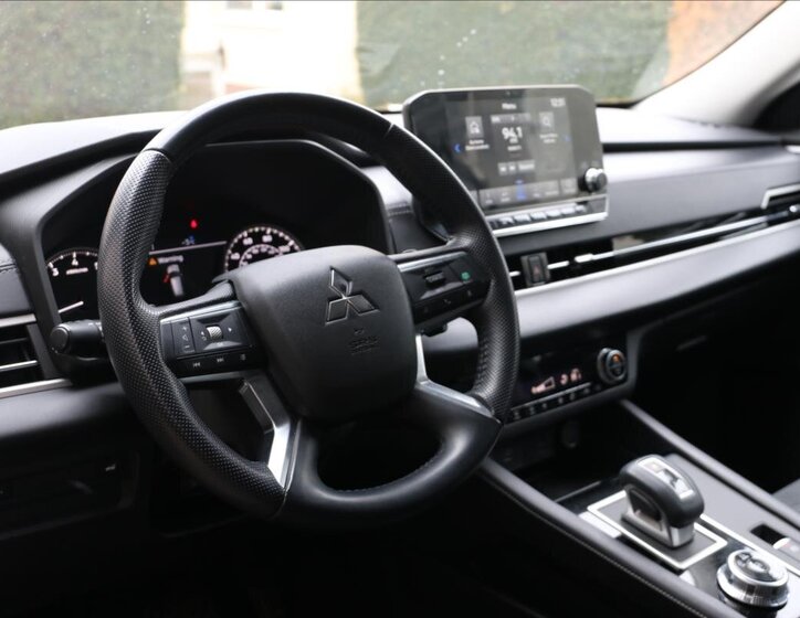 Mitsubishi Outlander 27