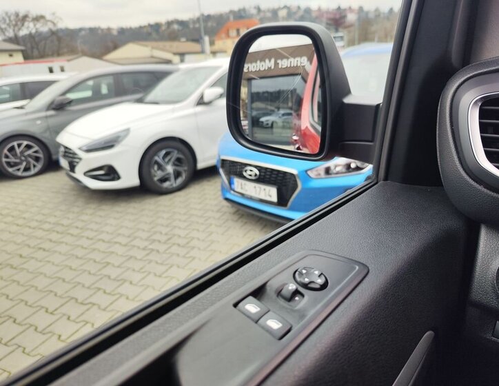 Peugeot Traveller 35